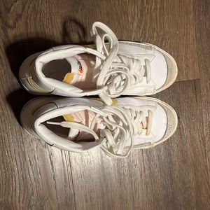 Basically new Nike Blazer Mid 77 Vintage Sneakers Opti Yellow